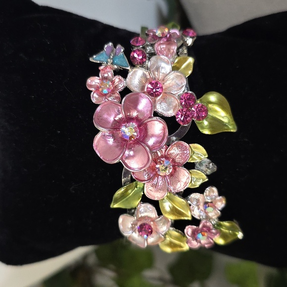 Vintage Silver Enamel Floral with Butterfly Clamper Hinge Bracelet - Picture 1 of 10